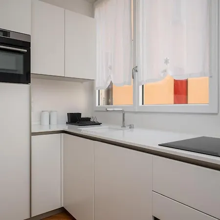 A 150m Due Torri, Loft Elegante In Centro Storico *