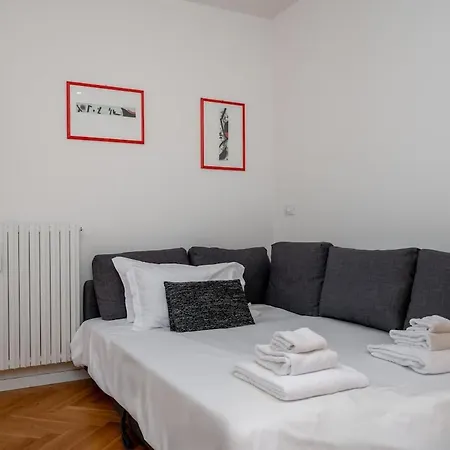 Апартаменты A 150m Due Torri, Loft Elegante In Centro Storico
